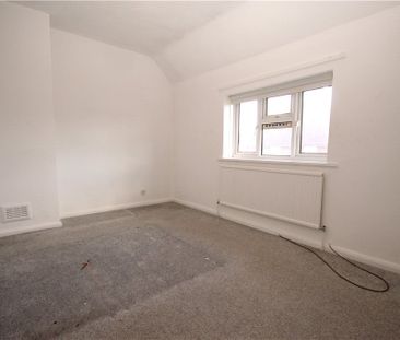 Cypress Road, Guildford, Surrey, GU1 1NB - Photo 2