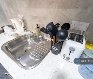 Studio to rent - Photo 4