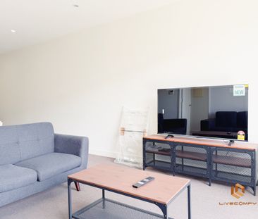 Carlton - Photo 2