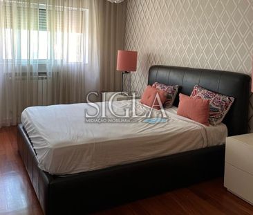 3 room luxury Flat for rent in Estadio do Dragao, Porto, Distrito d... - Photo 2