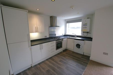 2 bedroom flat to rent - Photo 4
