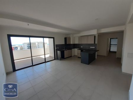 Location Appartement 5 pièces 103m² ST DENIS 97400 - Photo 3