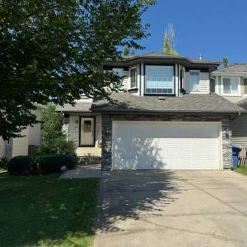 Stunning 4-Bedroom Home in Southwest Calgary - Photo 1