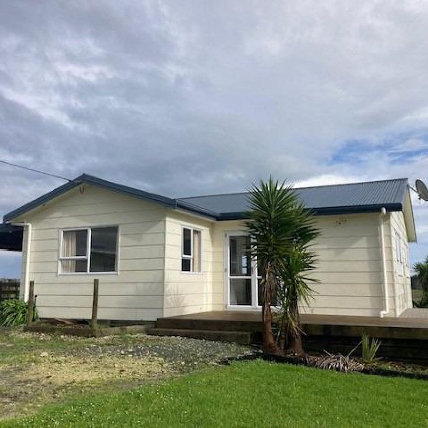 2 Bedroom Farmhouse for Rent - Photo 2