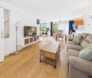 Stonegrove, Edgware, HA8 - Photo 3