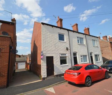 2 bedroom end of terrace house to rent - Photo 6