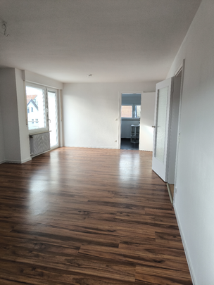S-Heumaden: Moderne, helle 2-Zimmer-Dachgeschosswohnung mit Balkon - Photo 1