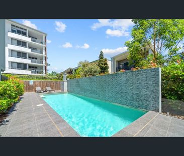 Exquisite Townhome in the Heart of Seven Hills - Photo 3