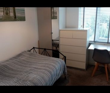 Room in a Shared Flat, Imperial Drive, HA2 - Photo 5