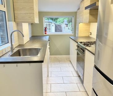 2 bedroom terraced house to rent - Photo 4