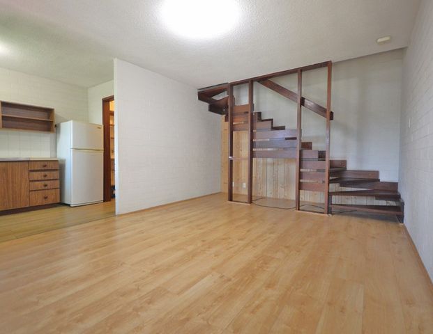 MODERN 2X1 T/HOUSE BOASTING GREAT VALUE AND A LOCATION! - Photo 1