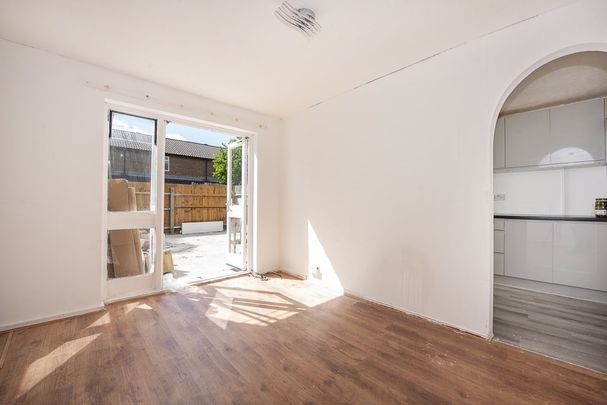 terraced house to rent - Photo 1