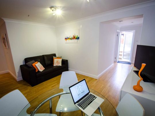 Welbeck Room 6 - Photo 1