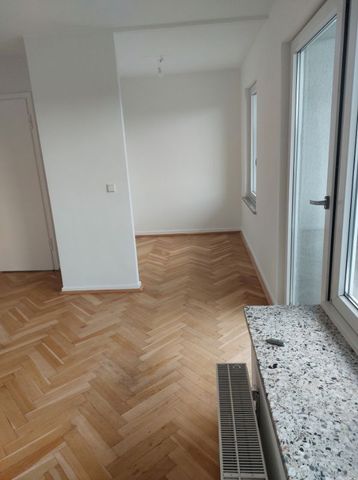 1 Raum Wohnung mit Balkon in Duisburg-Duissern zu vermieten - Photo 2