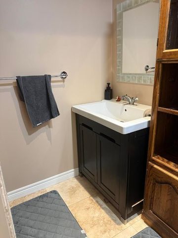 For Lease - 154 Hollandview Trail Unit# Bsmt, Aurora, Ontario - Photo 4
