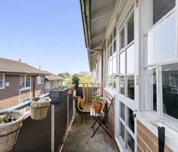 Bright & Spacious 1 bedroom! - Photo 3