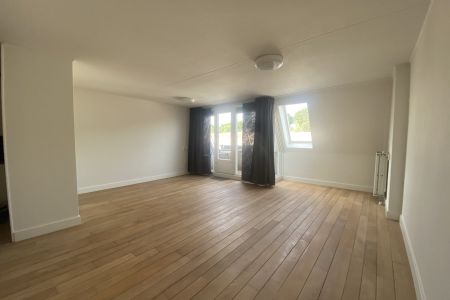 Dit mooie gerenoveerde appartement in Brunssum heeft 1 slaapkamer en een kantoor. Het appartement ligt op een uitstekende locatie tussen HQ NATO Brunssum en het centrum van Brunssum - Photo 3
