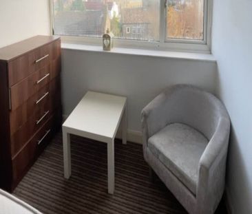 Featherbank Grove (room 3*), Horsforth , Leeds - Photo 5