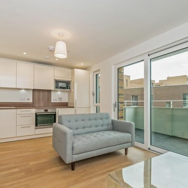 Studio Flat, Ivy Point, E3 - Photo 1