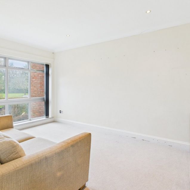 Raylands Mead, Gerrards Cross, Buckinghamshire,SL9 - Photo 1