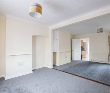 3 bedroom semi-detached house to rent - Photo 3