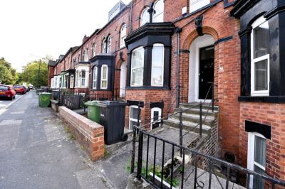 5 bedroom House in Victoria Road, Leeds - Photo 3
