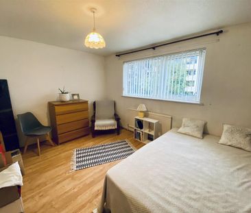 2 bedroom end of terrace house to rent - Photo 3