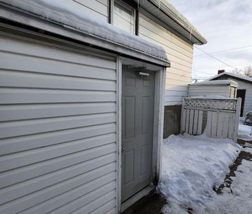 611 68 Avenue Southwest, Calgary - Photo 2