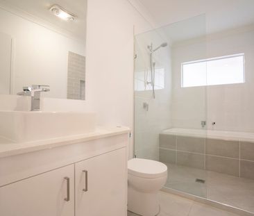 SHARE HOUSE, 2 INTERCONNECTED ROOMS, ENSUITE, AIR CON, ALL BILLS IN... - Photo 4