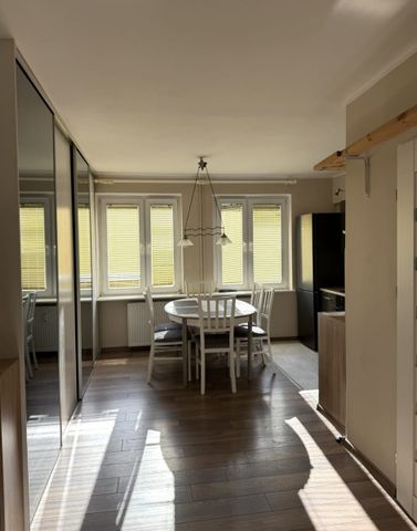 Os. Kosmonautów, 2 pokoje, balkon, piwnica 47.5 m² - Zdjęcie 2