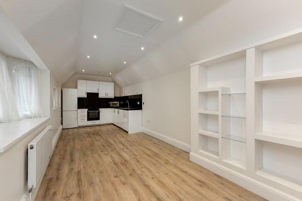 8 bedroom detached house to rent - Photo 1