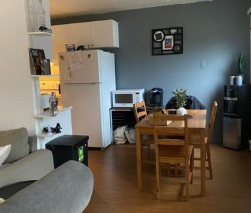 Grand 5 1/2 non fumeur au 2e étage - Photo 2