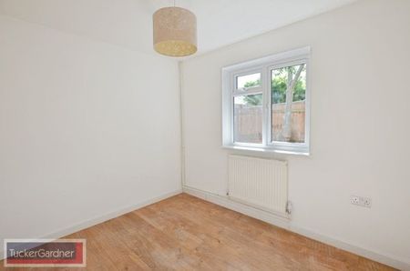 Cambridge Road, Great Shelford - Photo 2