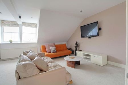 3 bedroom flat to rent - Photo 4