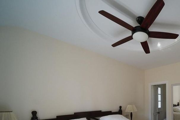 6 bedroom luxury Villa for rent in Nueva Andalucia, Andalusia - Photo 1