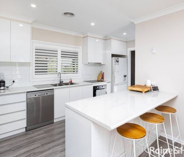 FANTASTIC FAY - Photo 6