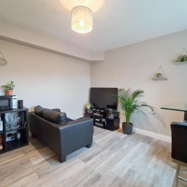 2 bedroom flat to rent - Photo 1
