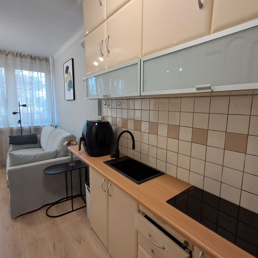 Kawalerka przy Lotnisku Chopina KOR34b 17 m² - Photo 1