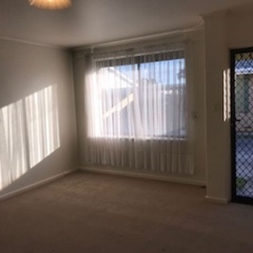 Two bedroom unit in quiet location - Photo 1