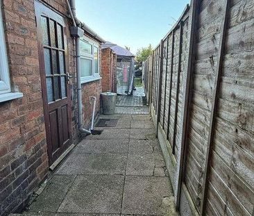 3 bedroom terraced house to rent - Photo 4