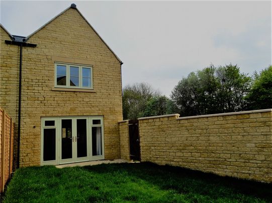 Valetta Way, Moreton-in-Marsh, Gloucestershire, GL56 - Photo 1