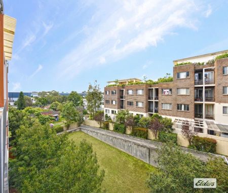 Spacious & Convenient Apartment in Prime Homebush West Location! - Photo 4