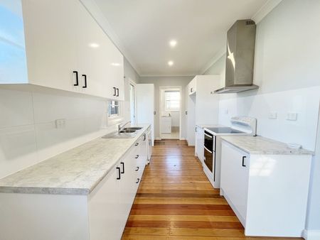 Charming Modern Cottage - Photo 5