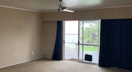 Quiet Cul-De-Sac Beauty - Photo 3