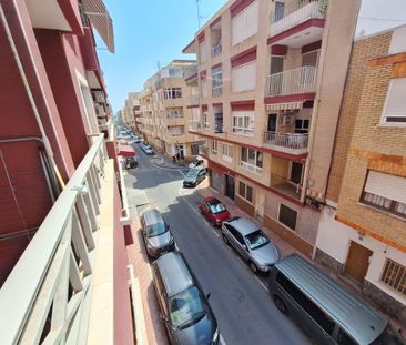 Ref.7391 3 Bedroom Apartment in the Center of Torrevieja - Photo 2