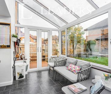 4 bedroom house to rent Elwood Close, RH15 - Photo 2