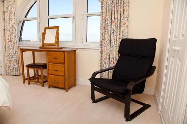 3 bedroom flat to rent - Photo 1