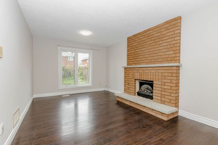 For Lease - 101 Hullrick Drive, Toronto, Ontario - Photo 2