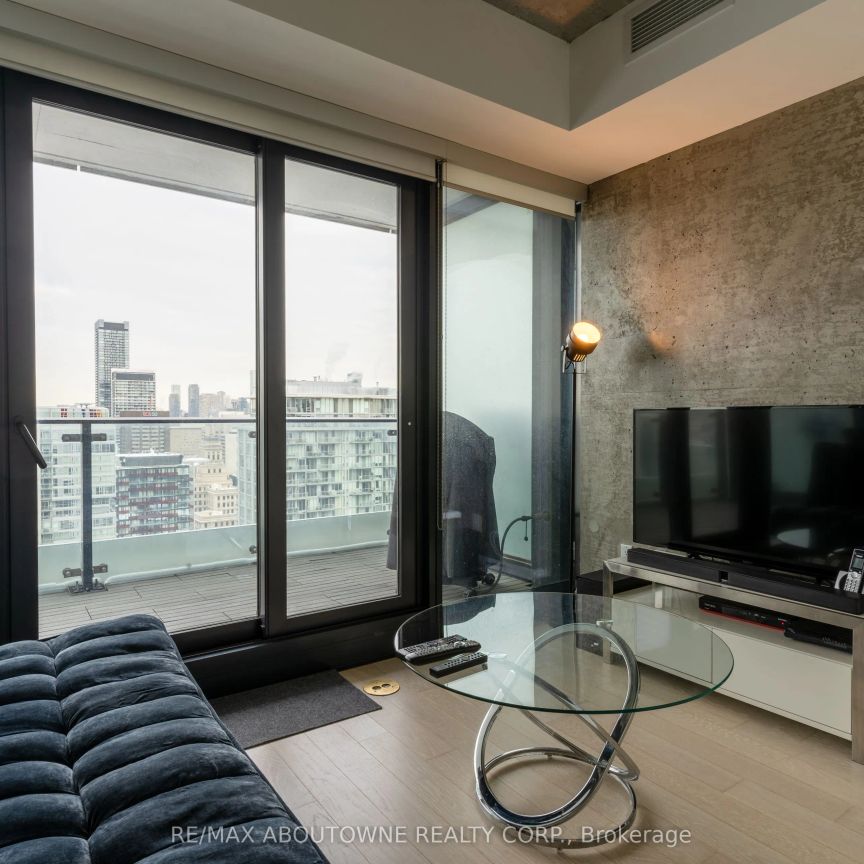 224 King Street W #3302 - Photo 1