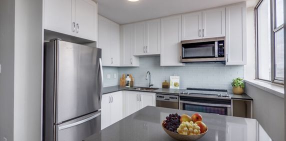 Wellesley Apatments - Photo 2